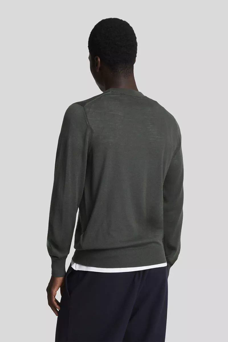 Lyle & Scott Tonal Eagle Merino Crew Neck Jumper 6 Lyle & Scott kn2121vc w635 gunmetal