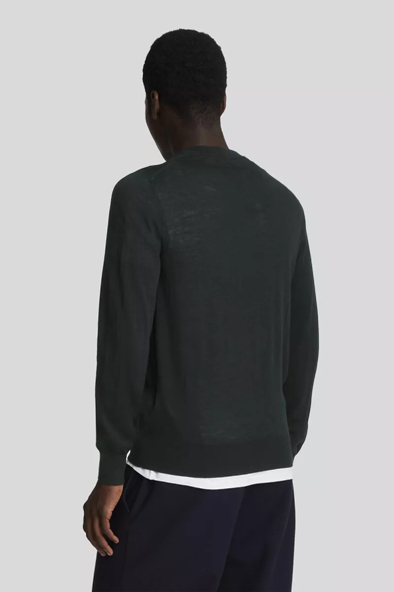 Lyle & Scott Tonal Eagle Merino Crew Neck Jumper 6 Lyle & Scott kn2121vc z865 jet black