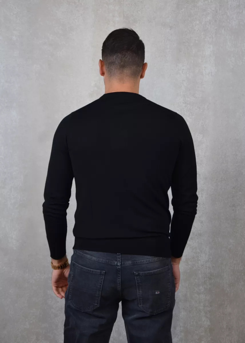 Lyle & Scott Tonal Eagle Merino Crew Neck Jumper 3 Lyle & Scott kn2121vc z865 jet black