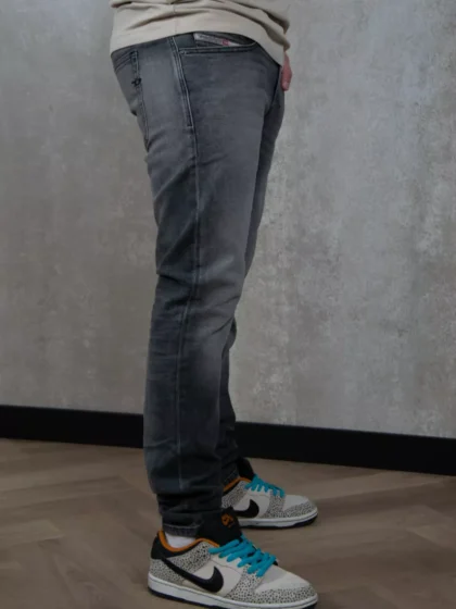 Diesel 0bmbs 02 sleenker