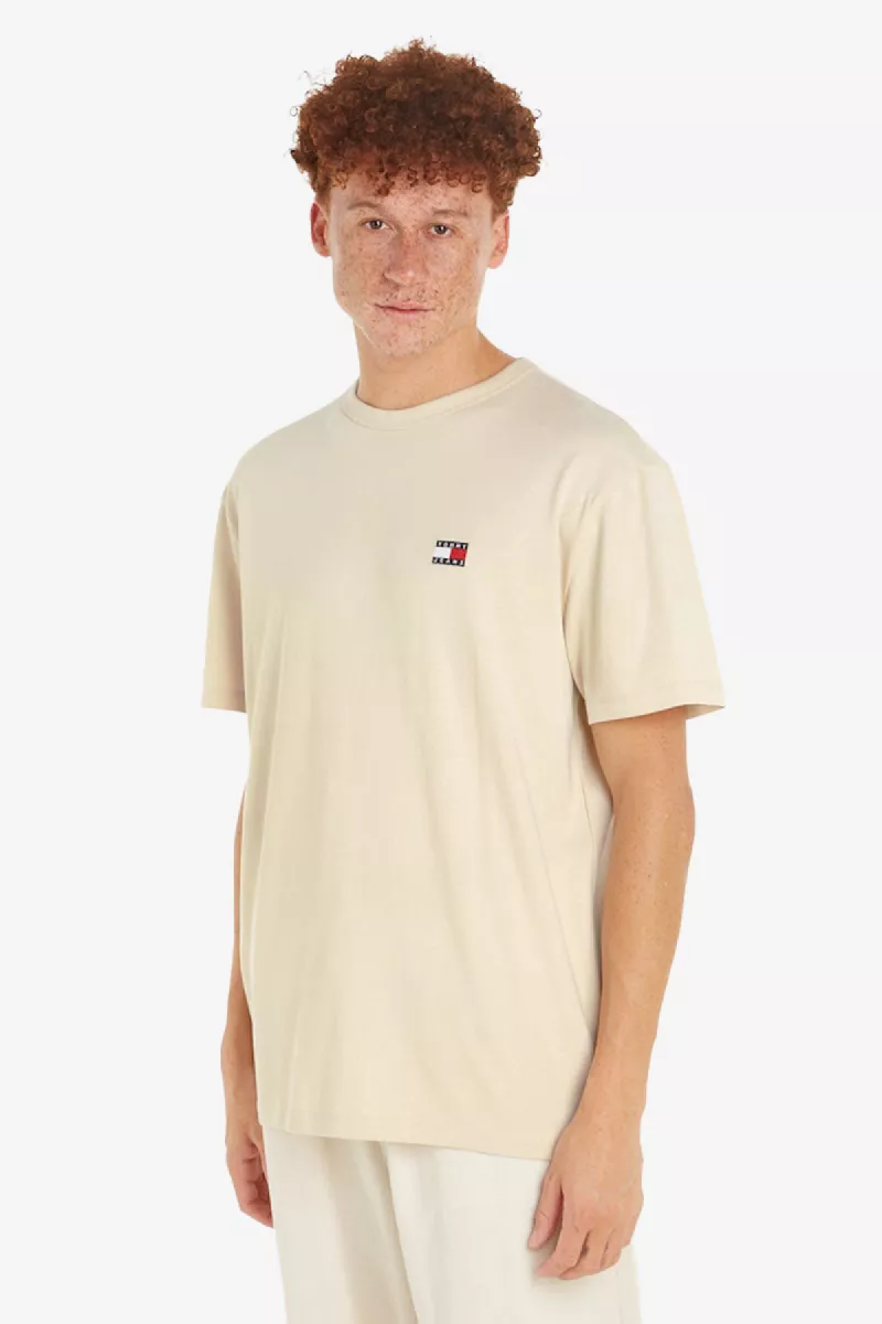 Tommy Jeans Reg Badge Tee 3 Tommy Jeans dm0dm17995 acg newsprint