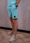 743822