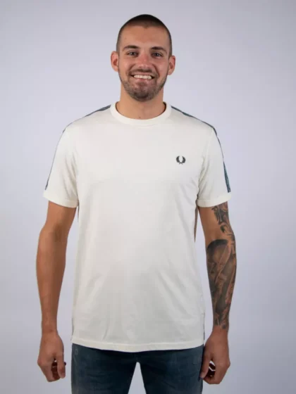 Fred Perry m4613 729 ecru/navy