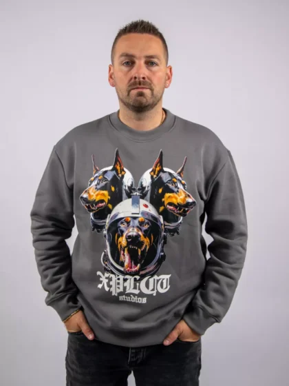 XPLCT dobberman crewneck grey