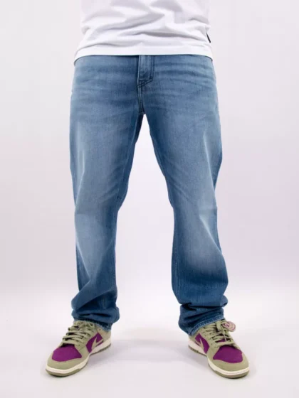 Chasin' 11120012 d20 mid blue den