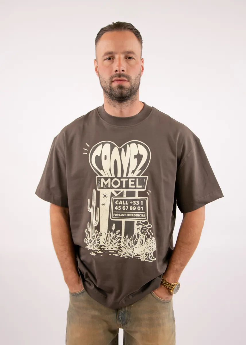 Croyez Motel T-Shirt 3 Croyez motel t-shirt washed brown