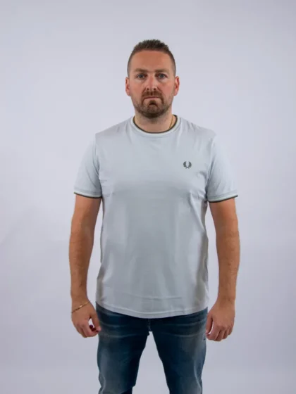 Fred Perry m1588v 80b dusky blue/ecru/laurel