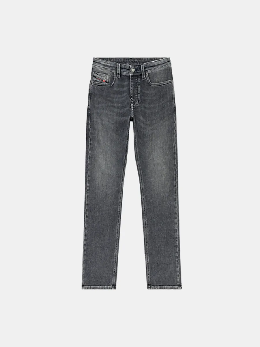Diesel Larkee Regular Straight Fit 1 Diesel 0hdbd 02 larkee