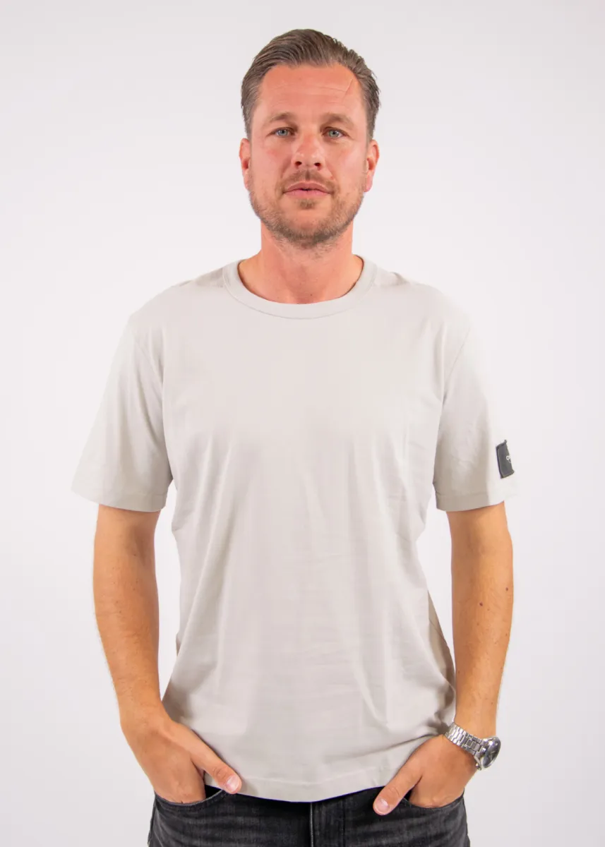 Calvin Klein Jeans SS Clsc Sueded Jersey Badge Tee 1 Calvin Klein Jeans lv04rj206g pdj moonstruck