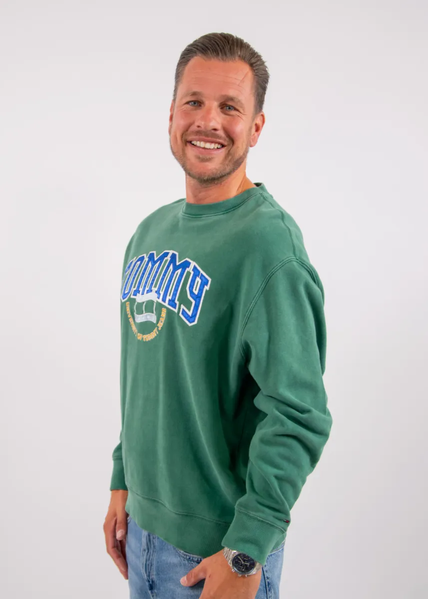 Tommy Jeans Rlx Varsity Crest Crewneck 3 Tommy Jeans dm0dm23578 mbm velvet green