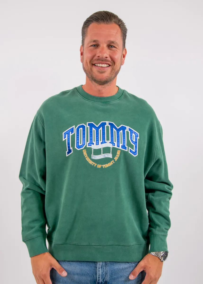 Tommy Jeans Rlx Varsity Crest Crewneck 2 Tommy Jeans dm0dm23578 mbm velvet green